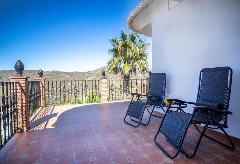 חדר סופריור עם מיטת קינג, Malaga Hills Double Comfort Boutique & Wellness Eco Hotel  Adults Only