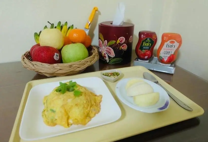 اتاق لوکس سه تخته, The Best House&hostel