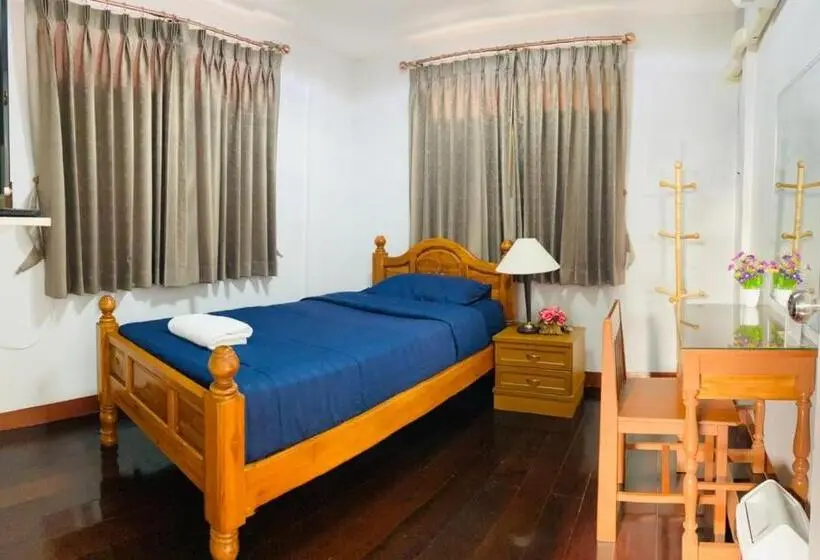 اتاق لوکس سه تخته, The Best House&hostel
