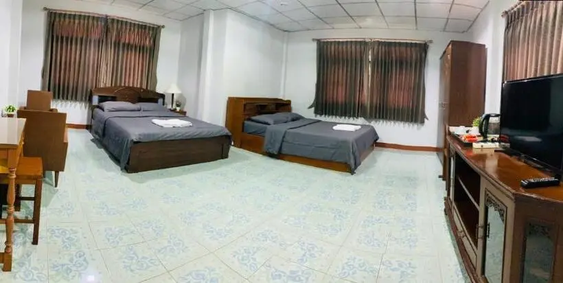 اتاق لوکس سه تخته, The Best House&hostel
