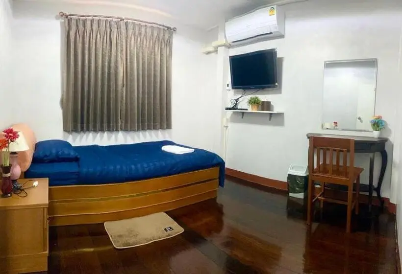اتاق استاندارد یک نفره, The Best House&hostel