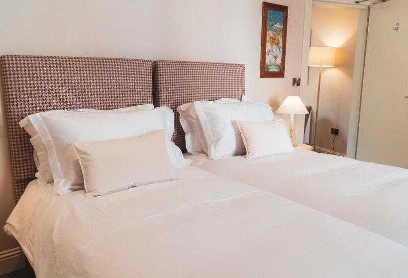 חדר סטנדרט, The Ship Inn