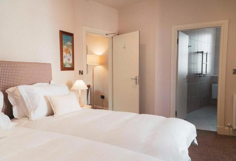 חדר סטנדרט, The Ship Inn