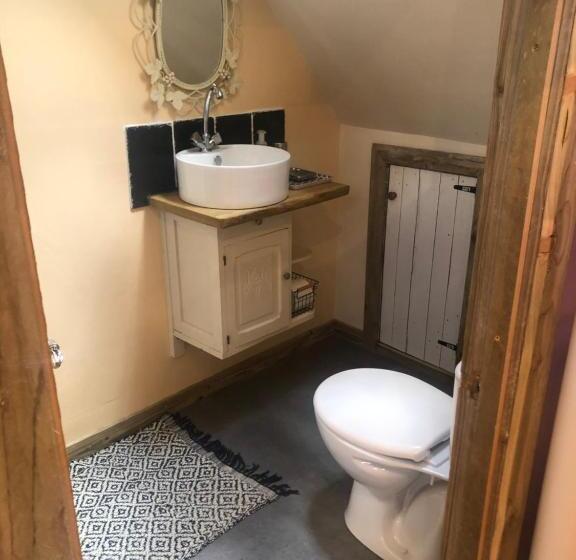 Aile Odası, La Forge B&b