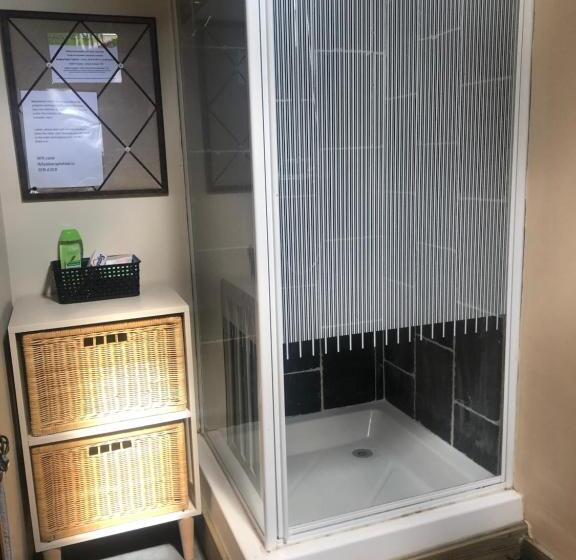 Aile Odası, La Forge B&b