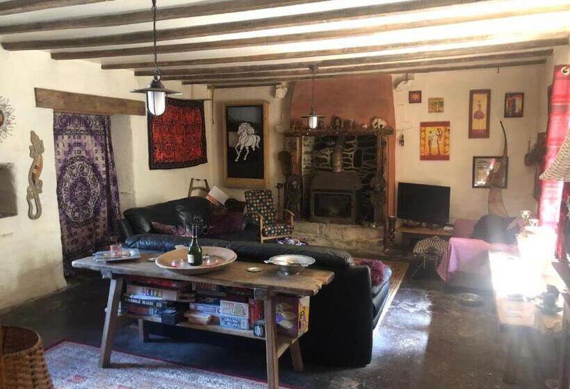 Aile Odası, La Forge B&b