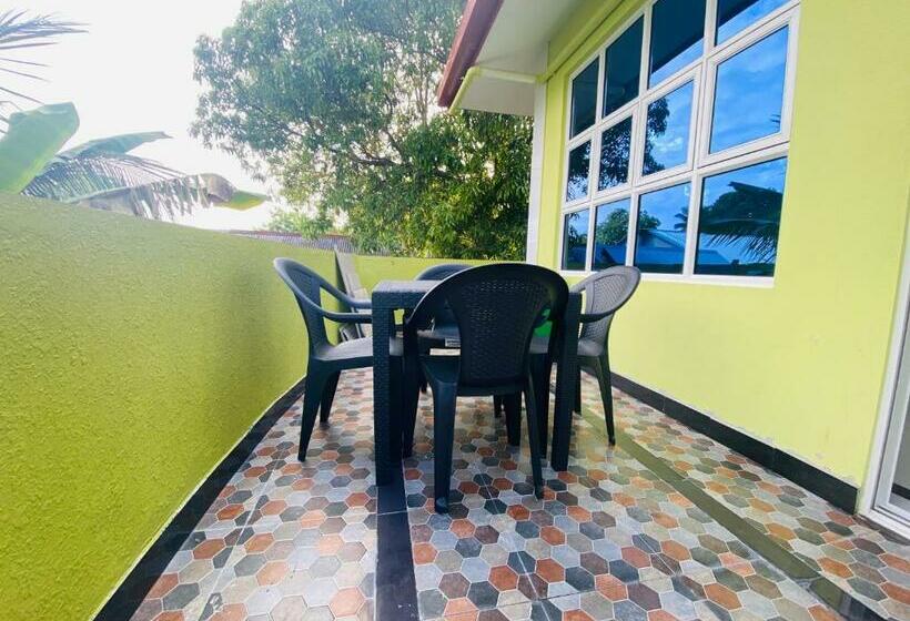 اتاق لوکس سه تخته, Hedheykuri Residence Fuvahmulah