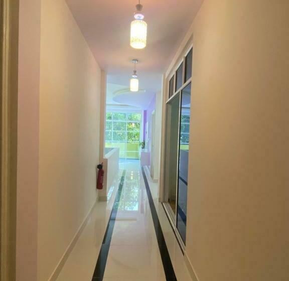 اتاق لوکس سه تخته, Hedheykuri Residence Fuvahmulah