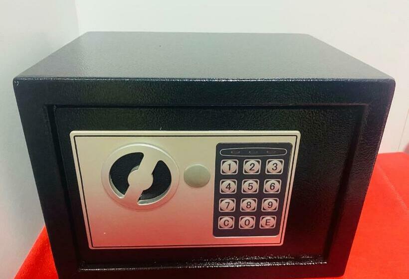 اتاق لوکس سه تخته, Hedheykuri Residence Fuvahmulah