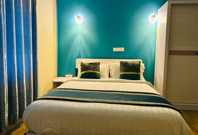 اتاق لوکس سه تخته, Hedheykuri Residence Fuvahmulah