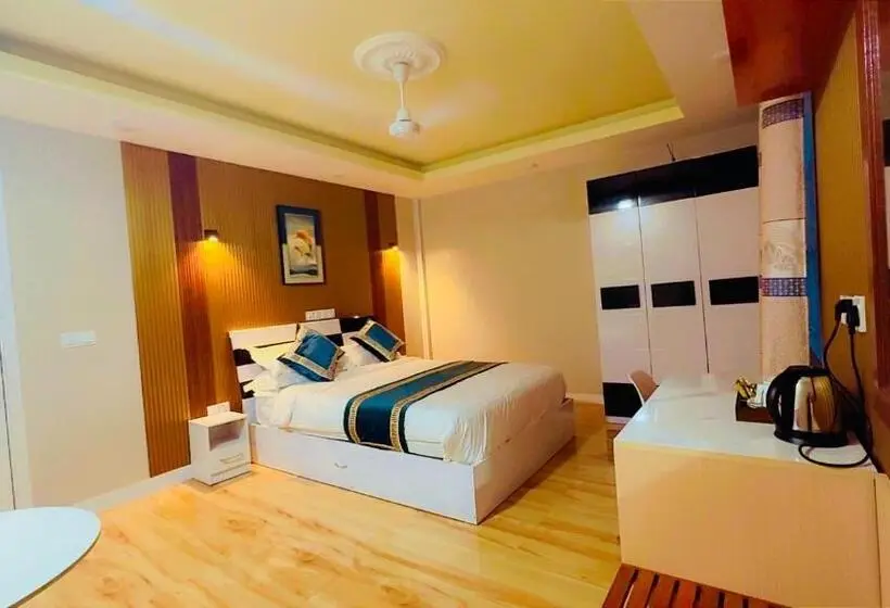 اتاق خانوادگی, Hedheykuri Residence Fuvahmulah