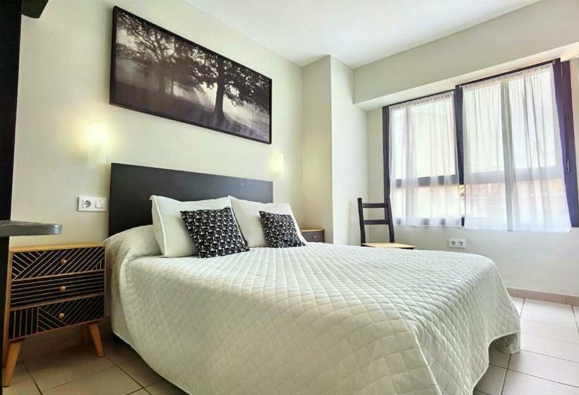 اتاق استاندارد, Hostal Rigau