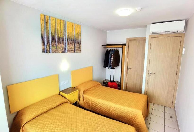 اتاق استاندارد, Hostal Rigau