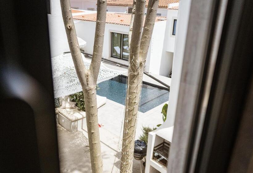 经济房, A Casa Brava