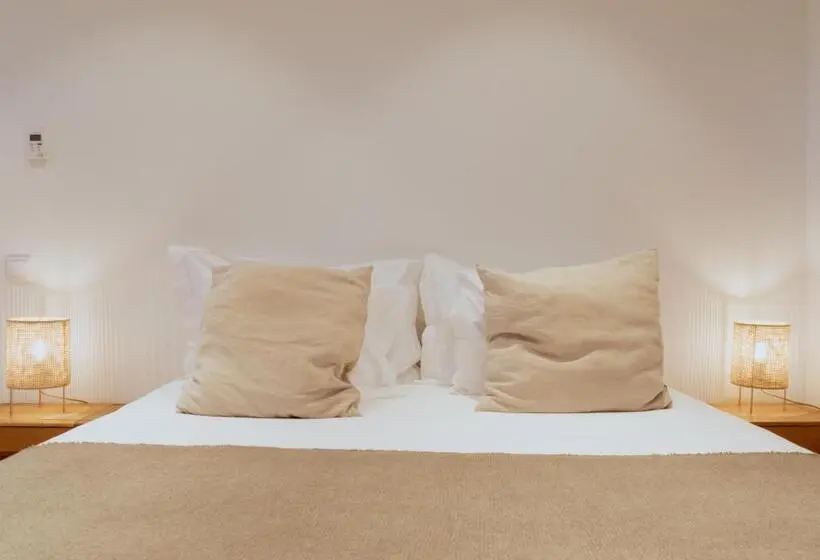 デラックスルーム, A Casa Brava