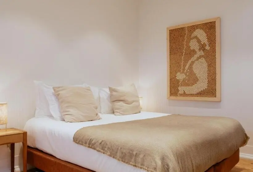 デラックスルーム, A Casa Brava