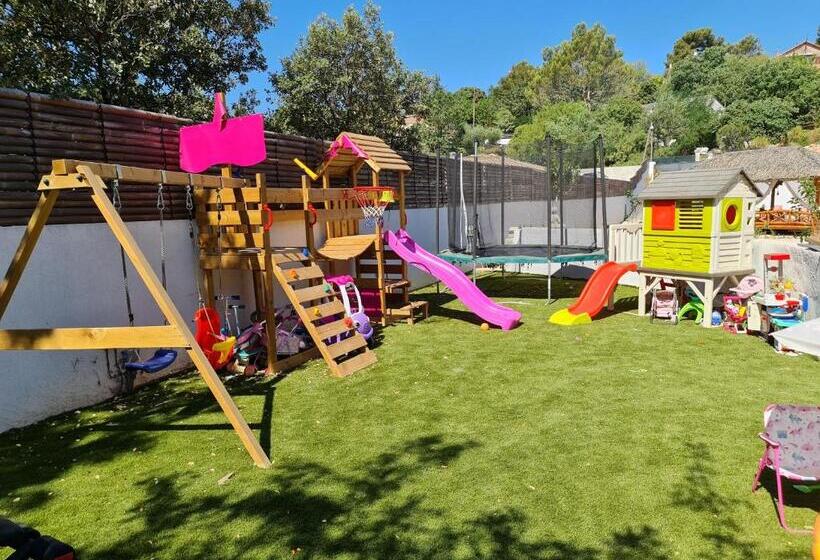 Номер Deluxe, Amoremio