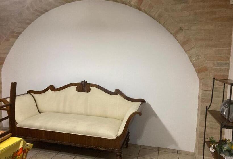 منزل 3 غرف نوم, Casale Nella Valle