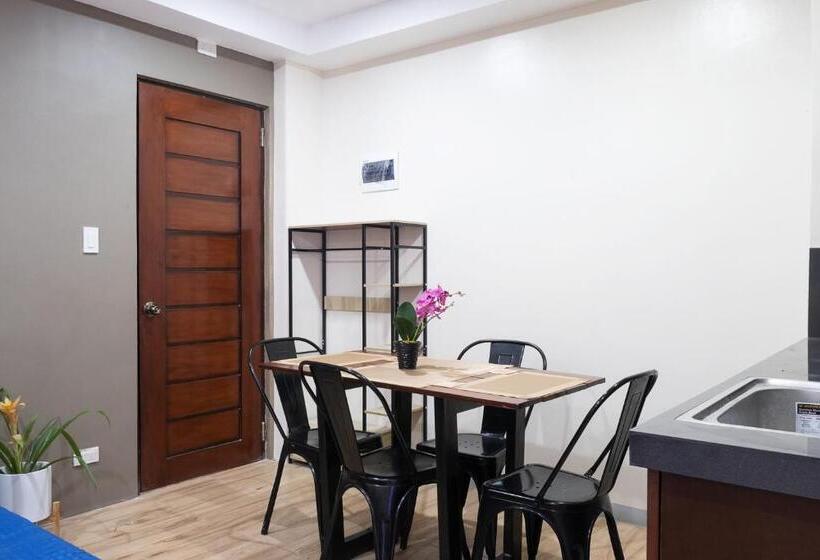 اتاق خانوادگی, Luis Miguel S Place