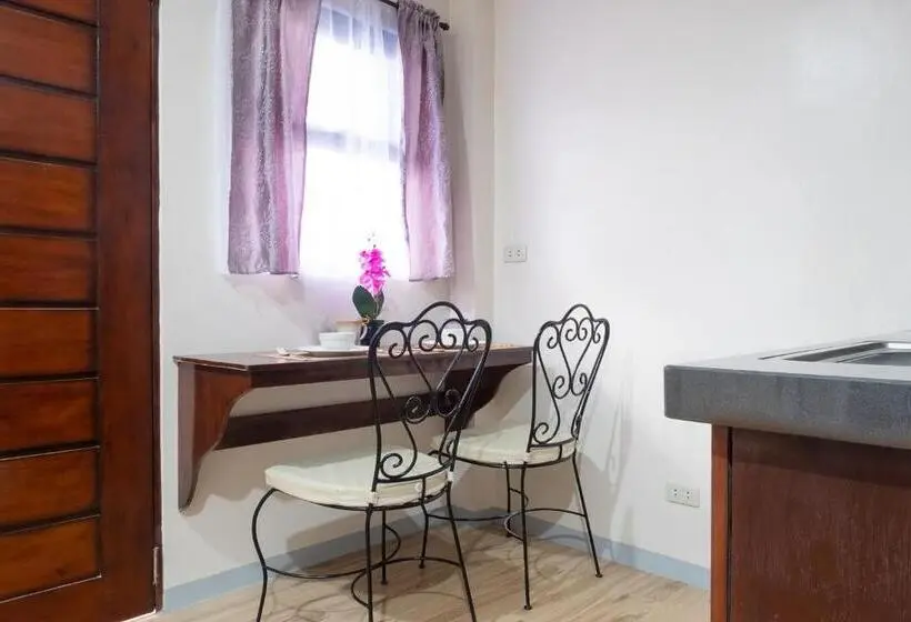 Deluxe-huone, Luis Miguel S Place