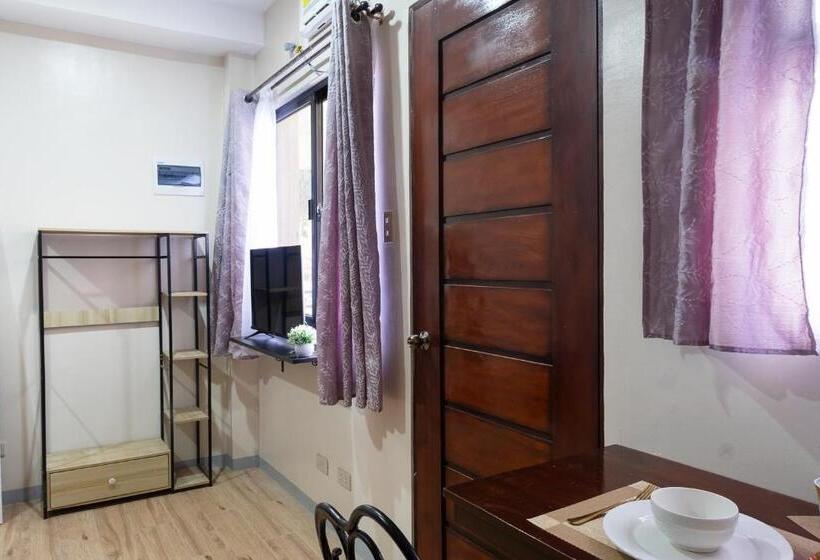 اتاق لوکس, Luis Miguel S Place