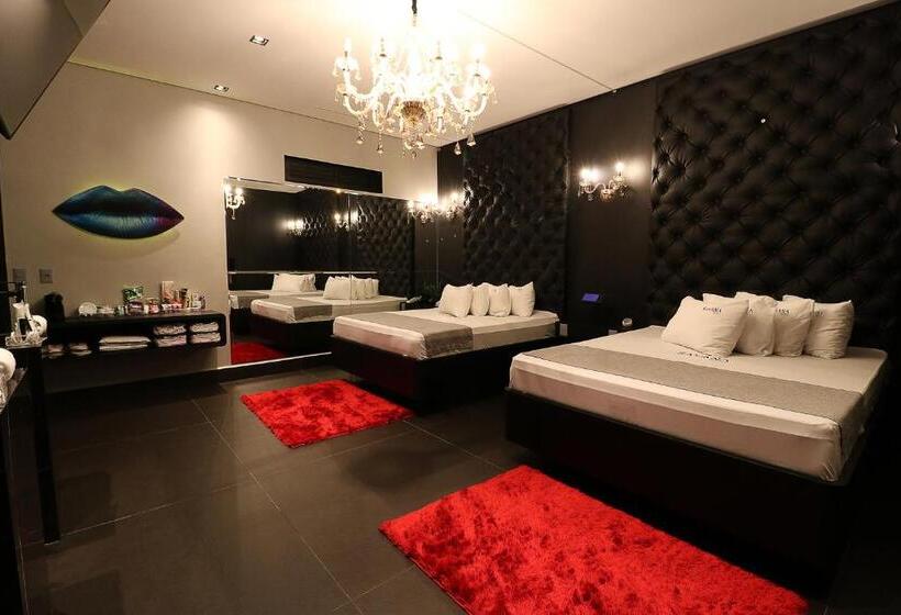 Люкс с Бассейном, Savana