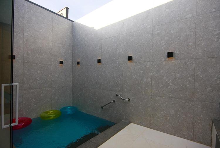 Люкс с Бассейном, Savana