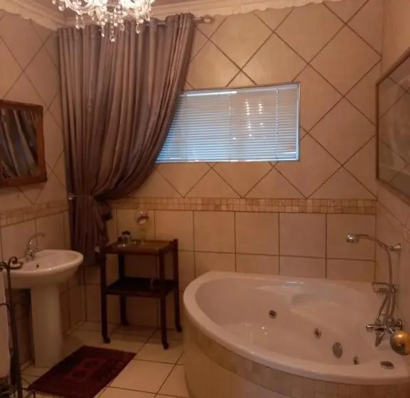 デラックスルーム, Michaelangelo Guest House