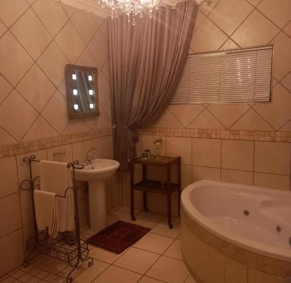 Номер Deluxe, Michaelangelo Guest House