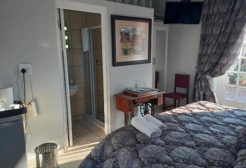 キングサイズベッドのスタンダードルーム, Michaelangelo Guest House