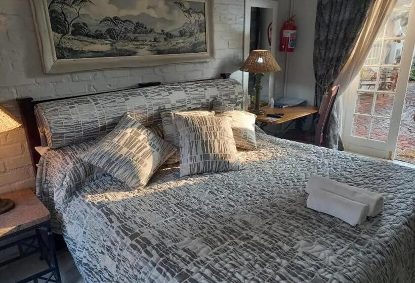 キングサイズベッドのスタンダードルーム, Michaelangelo Guest House