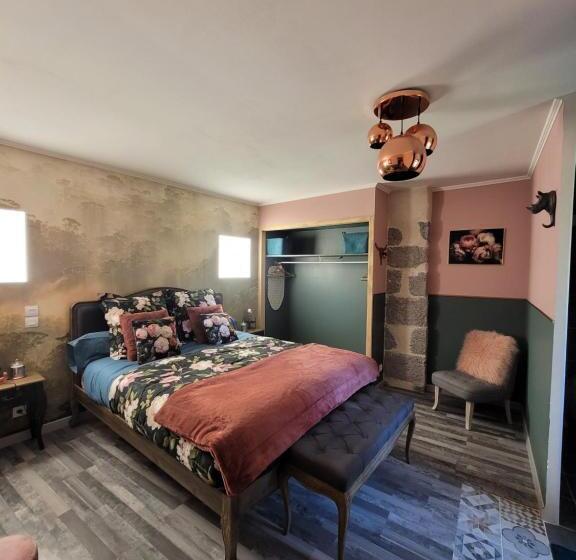 דירת שני חדרים, La Reynière