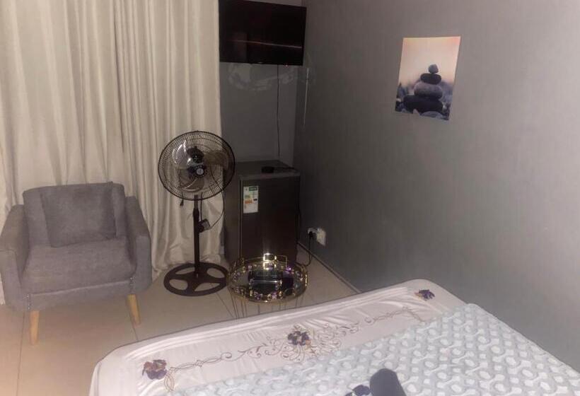 バス共有のスタンダードルーム, Warmbaths Thai Spa And Guest House