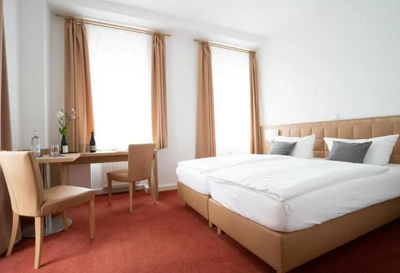 Quarto Estandar, Nineofive