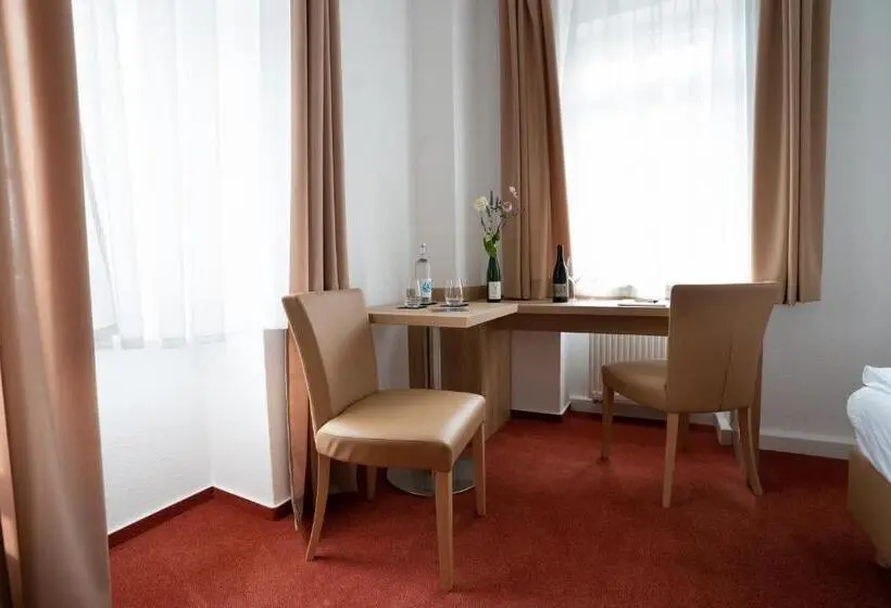 Quarto Estandar, Nineofive