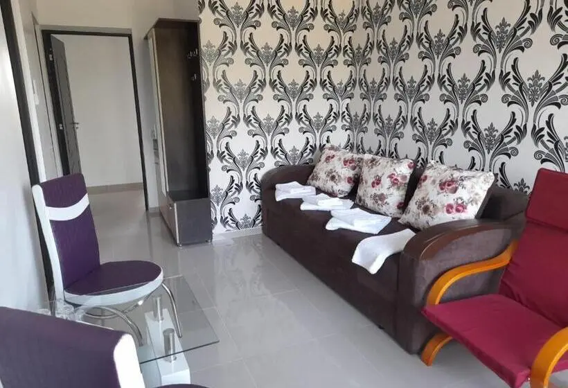 Camera Familiare, Casa Florea