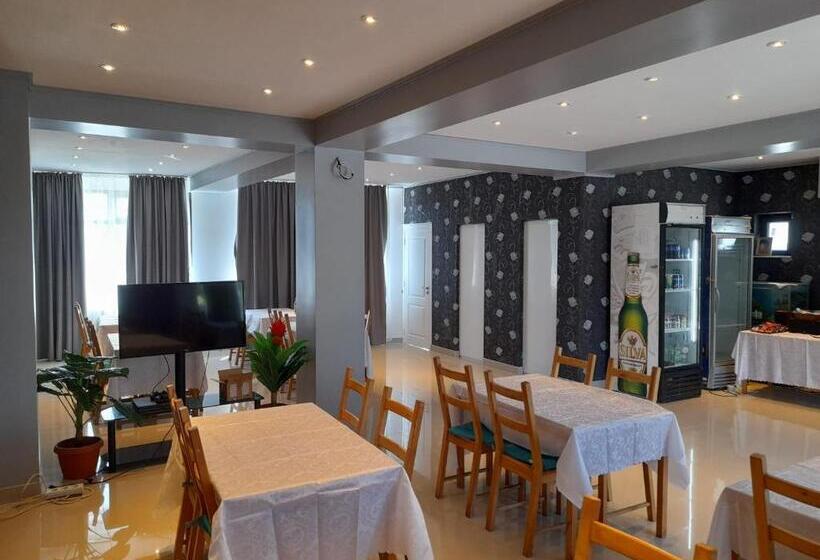 غرفة قياسية, Casa Florea