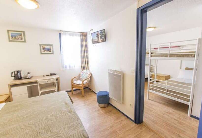 Четырехместный Номер Стандарт, Hipotel Marne La Vallée