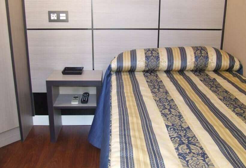 اتاق استاندارد یک تخته با سرویس بهداشتی مشترک, Hostal Larios