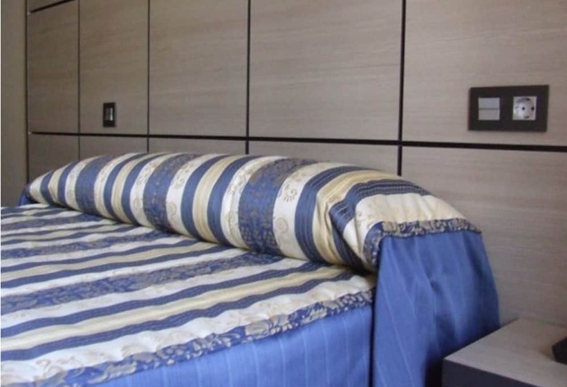 اتاق استاندارد یک تخته با سرویس بهداشتی مشترک, Hostal Larios