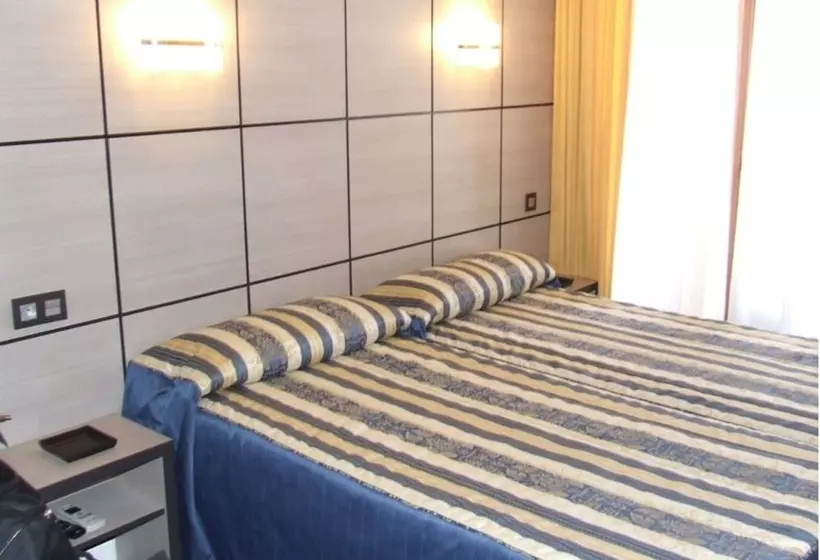 اتاق استاندارد یک تخته با سرویس بهداشتی مشترک, Hostal Larios