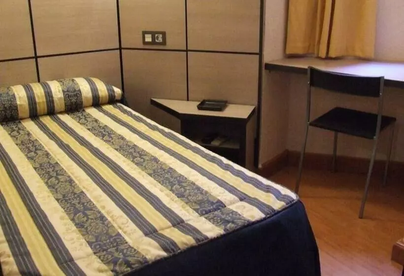 اتاق استاندارد یک تخته با سرویس بهداشتی مشترک, Hostal Larios