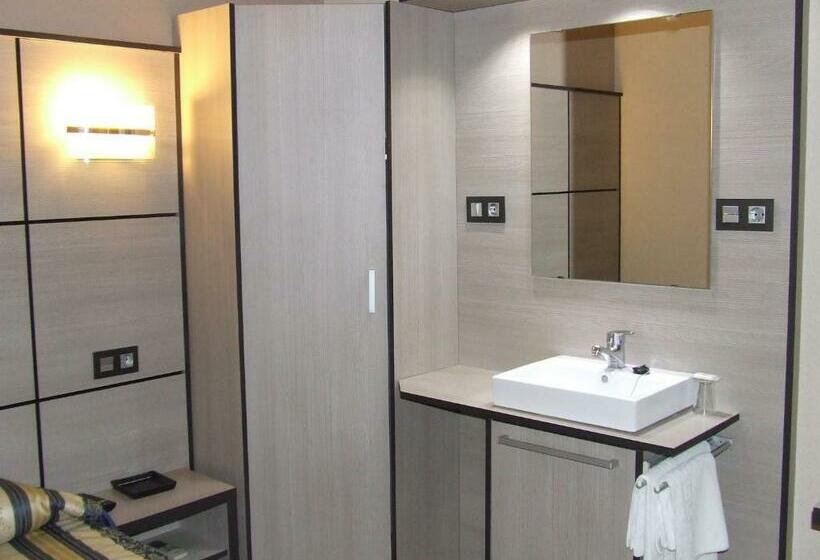 اتاق استاندارد یک تخته با سرویس بهداشتی مشترک, Hostal Larios