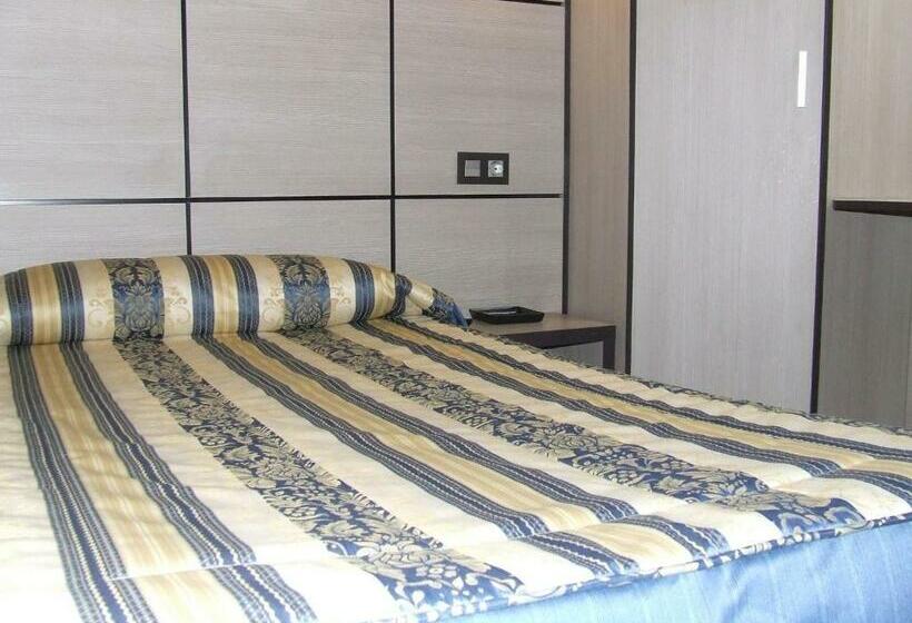 اتاق استاندارد یک تخته با سرویس بهداشتی مشترک, Hostal Larios