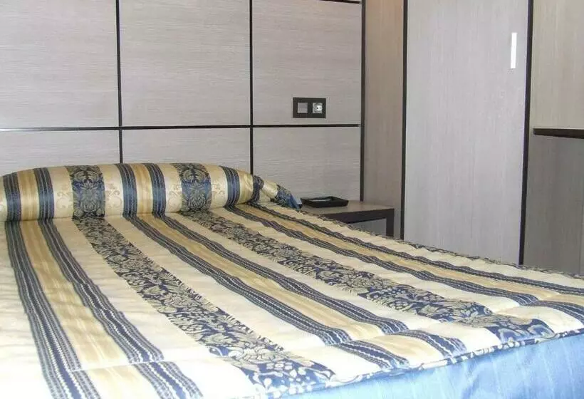 اتاق استاندارد یک تخته با سرویس بهداشتی مشترک, Hostal Larios
