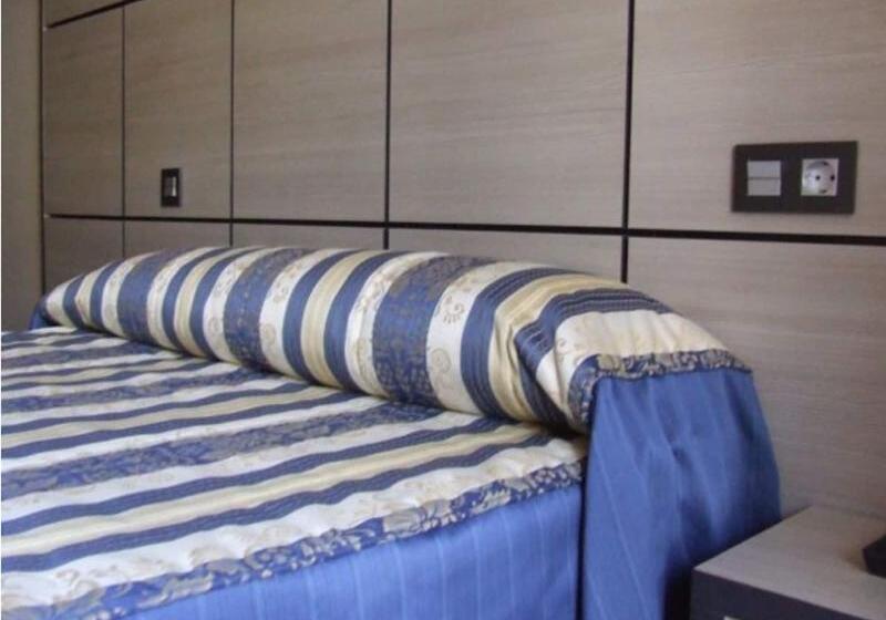 اتاق استاندارد یک نفره, Hostal Larios