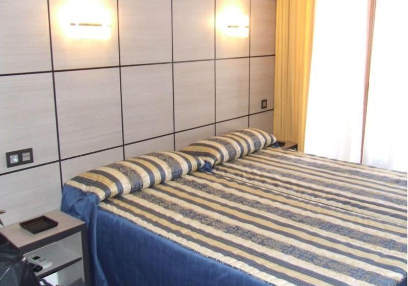 اتاق استاندارد یک نفره, Hostal Larios