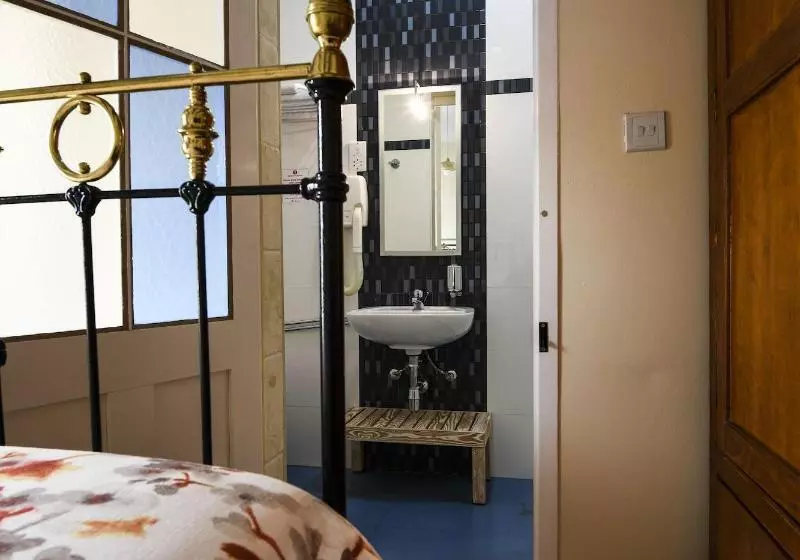 اتاق استاندارد یک نفره, Maria Giovanna Guest House