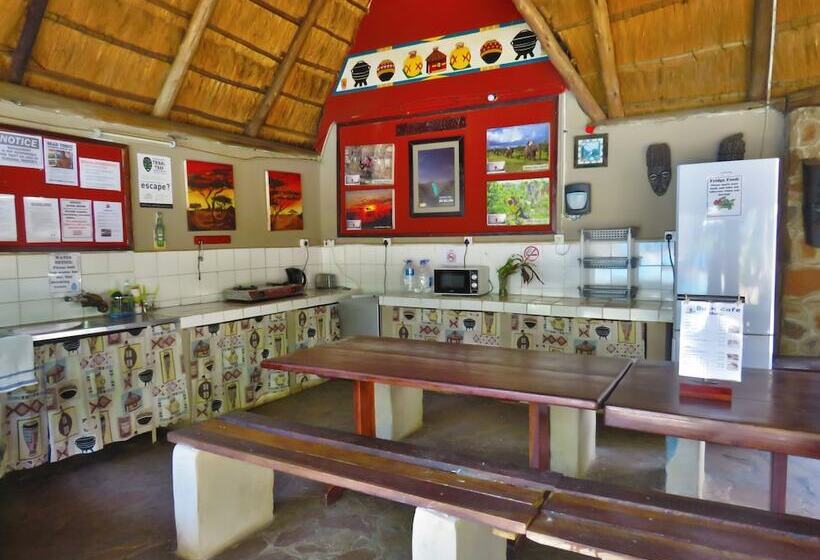 تختخواب در اتاق مشترک, Victoria Falls Backpackers Lodge