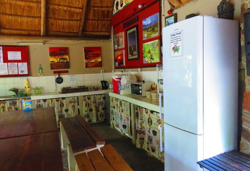 تختخواب در اتاق مشترک, Victoria Falls Backpackers Lodge
